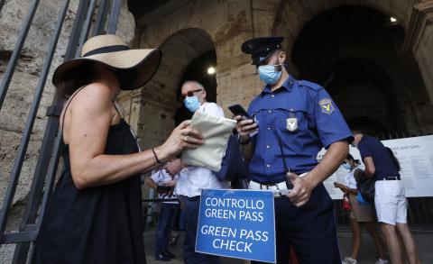 Italia miraton vendimin: Pasaporta e Gjelber e detyrueshme ne shkolla